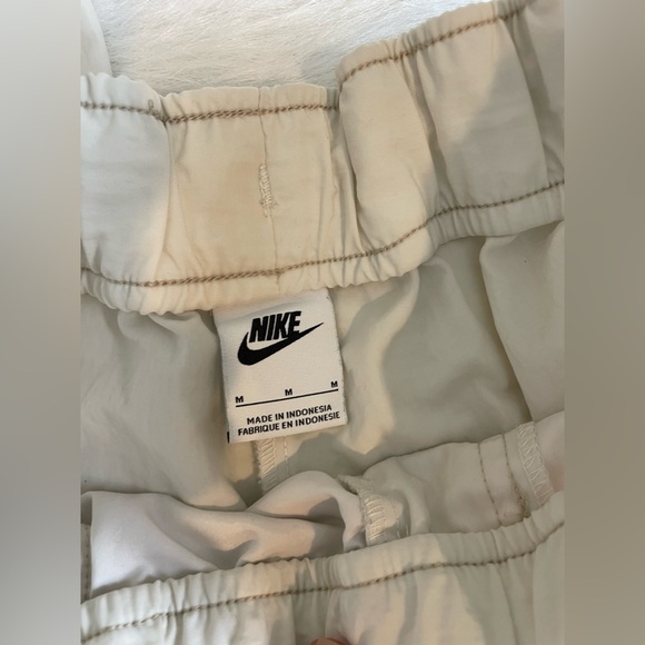 Nike high rise loose fit two tone Women's White and Cream Pants - Picture 14 of 16